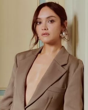 Olivia Cooke / livkatecooke фото голая #0464