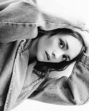 Olivia Cooke / livkatecooke фото голая #0475