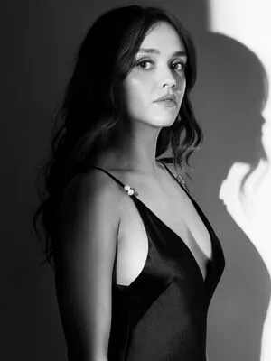 Olivia Cooke / livkatecooke фото голая #0605