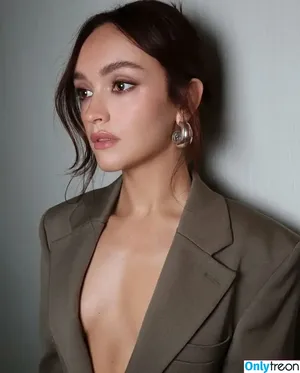 Olivia Cooke / livkatecooke фото голая #0704