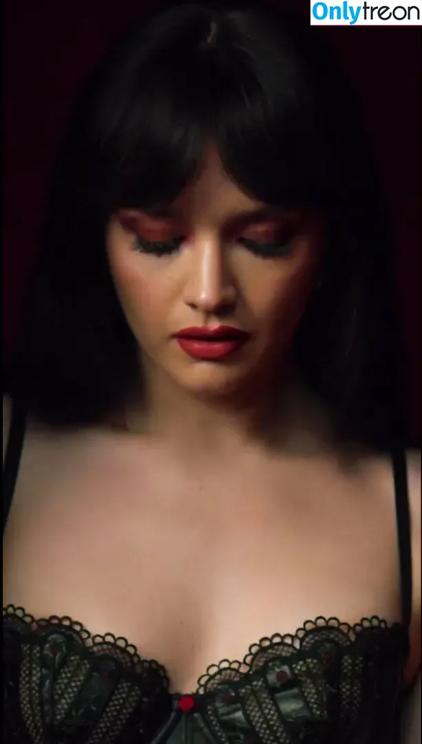 Olivia Cooke nude photo #0010 (livkatecooke)