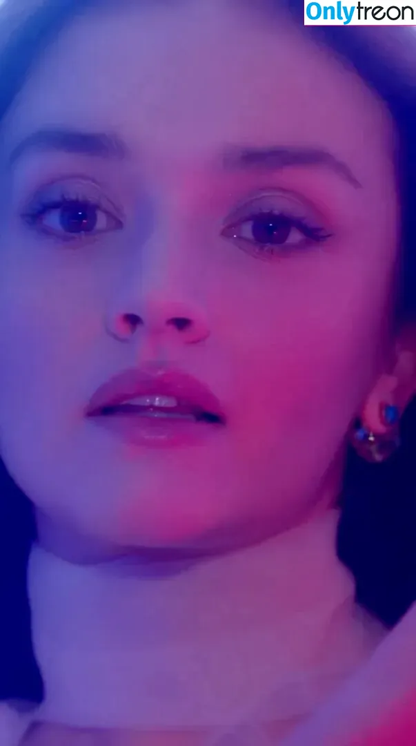 Olivia Cooke nude photo #0047 (livkatecooke)