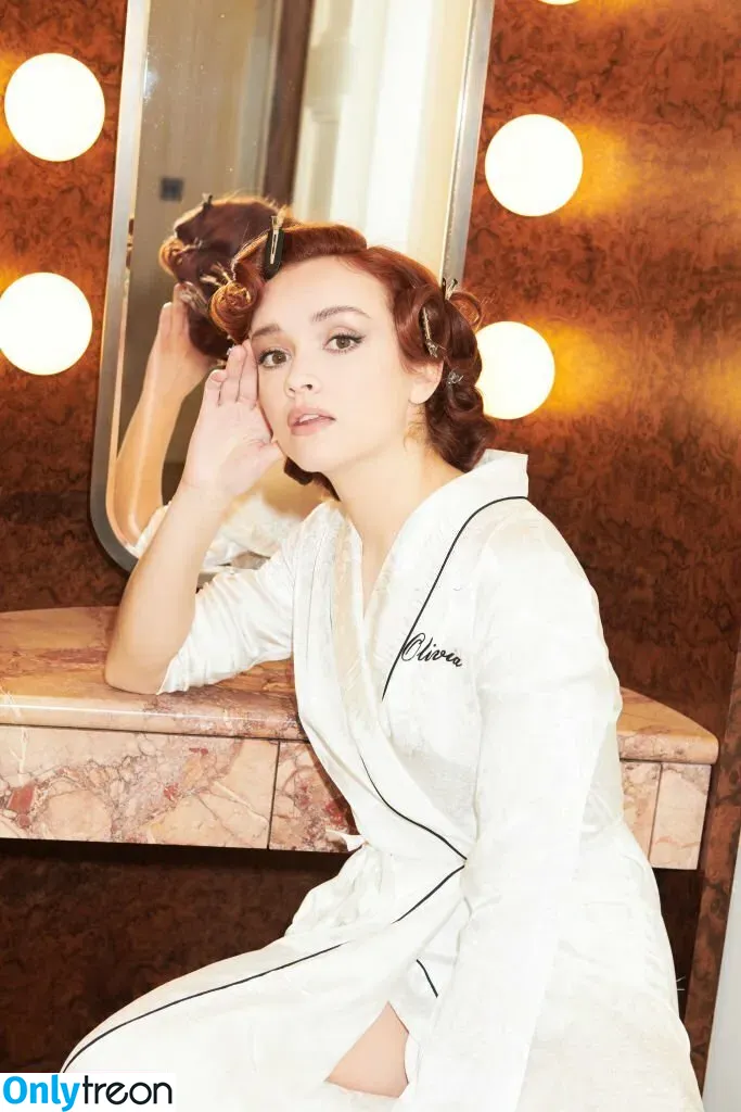 Olivia Cooke nude photo #0082 (livkatecooke)