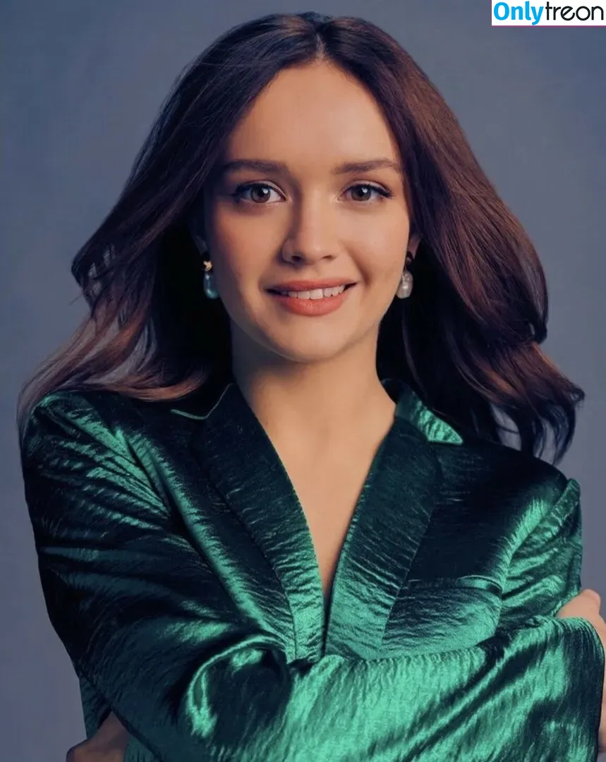 Olivia Cooke nude photo #0092 (livkatecooke)