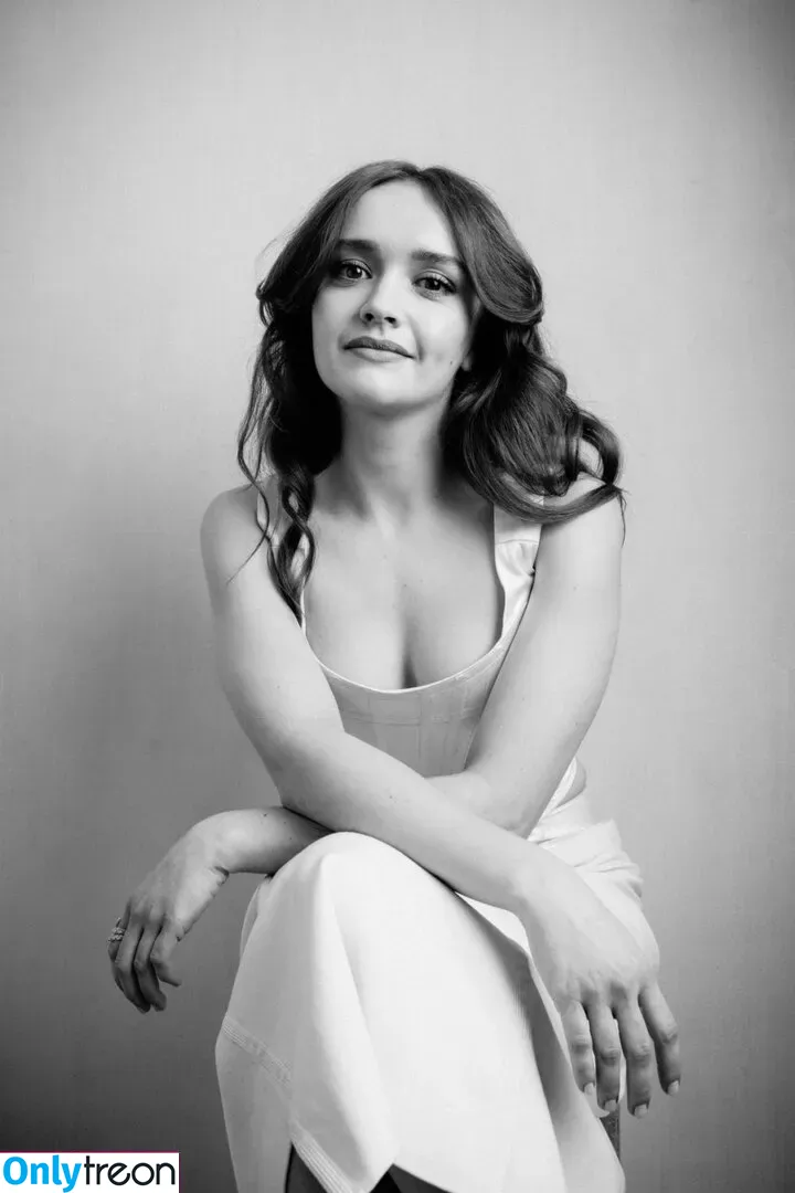 Olivia Cooke nude photo #0132 (livkatecooke)