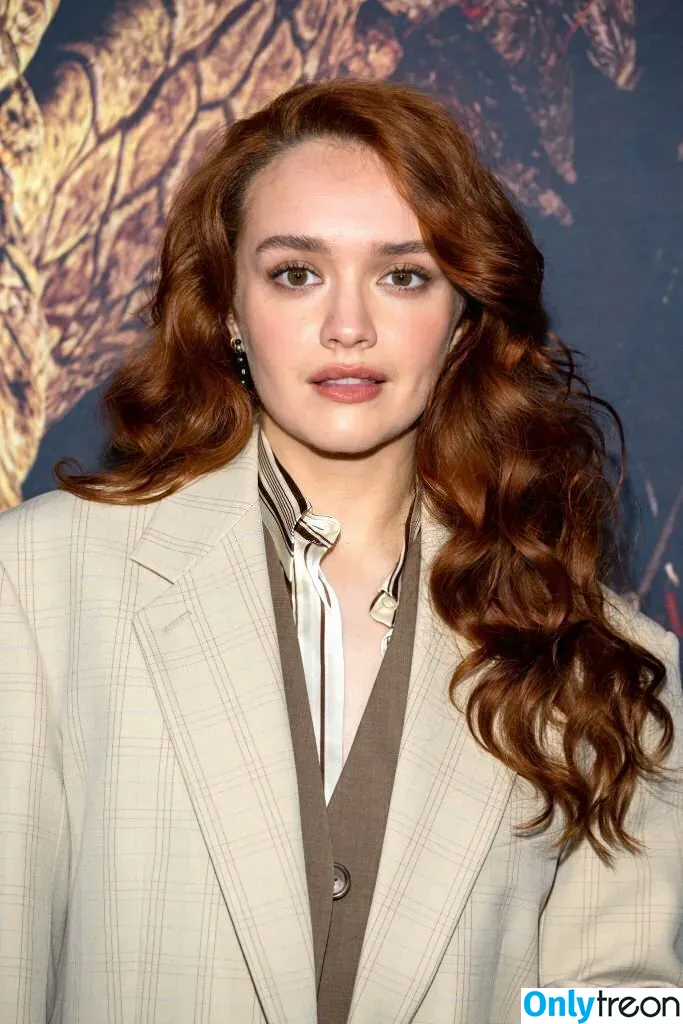 Olivia Cooke nude photo #0152 (livkatecooke)