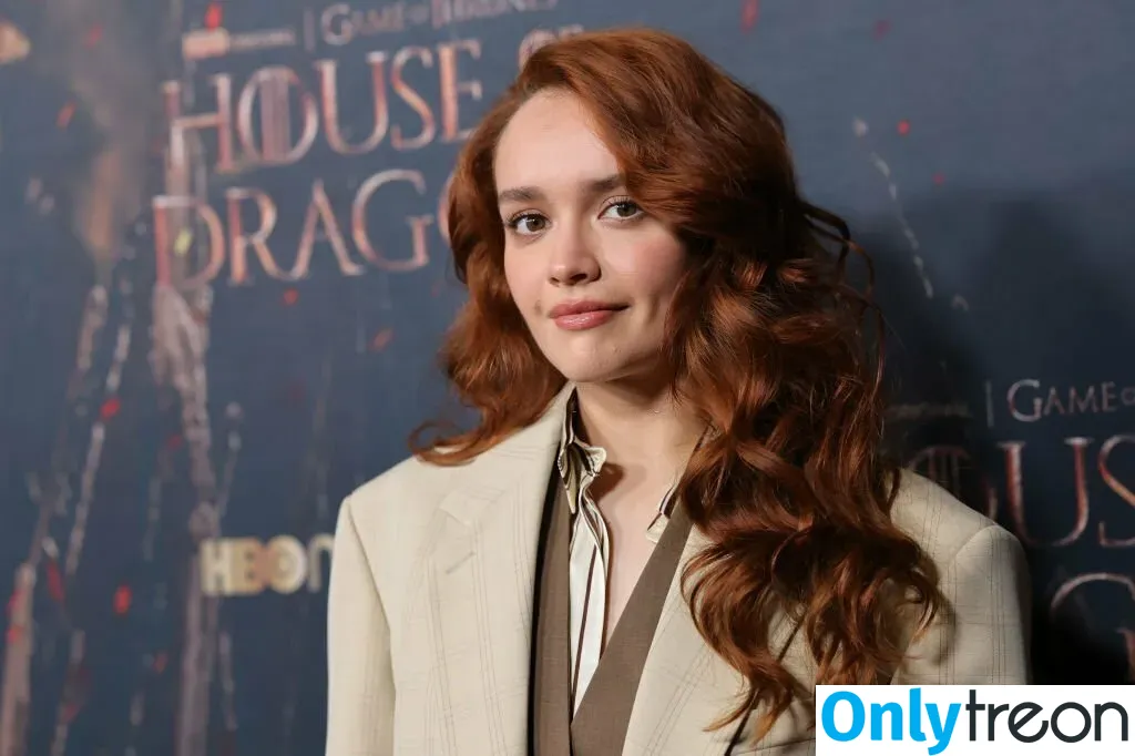 Olivia Cooke nude photo #0156 (livkatecooke)