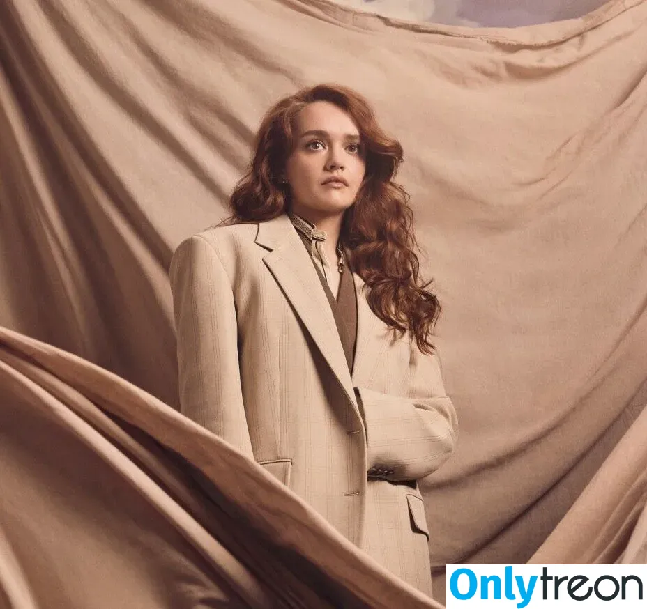 Olivia Cooke nude photo #0175 (livkatecooke)
