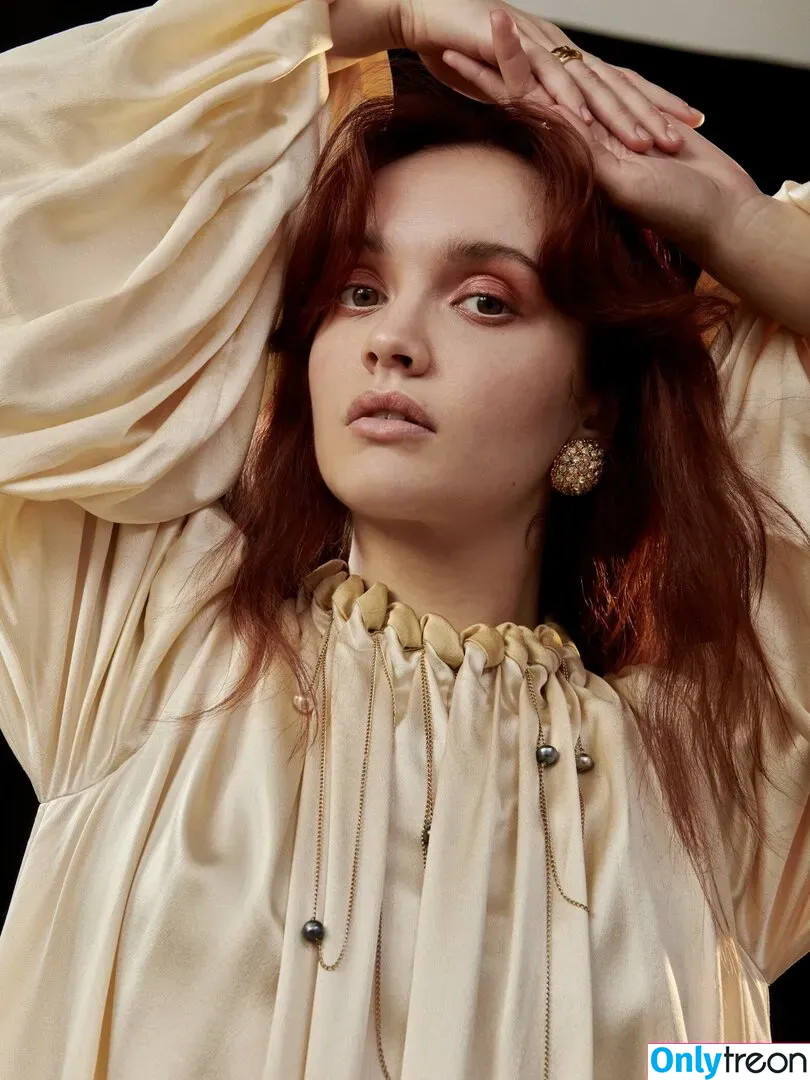 Olivia Cooke nude photo #0193 (livkatecooke)