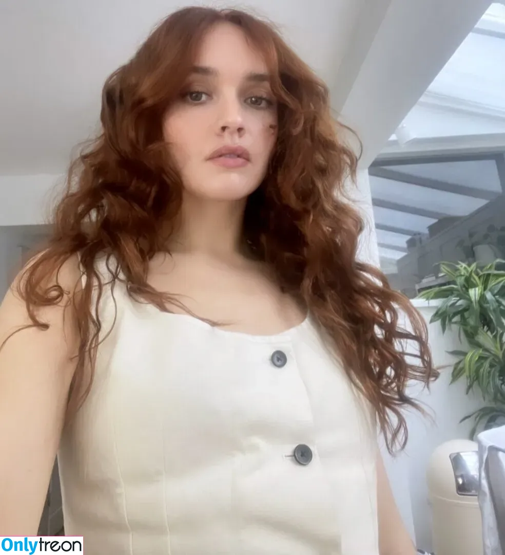 Olivia Cooke nude photo #0202 (livkatecooke)