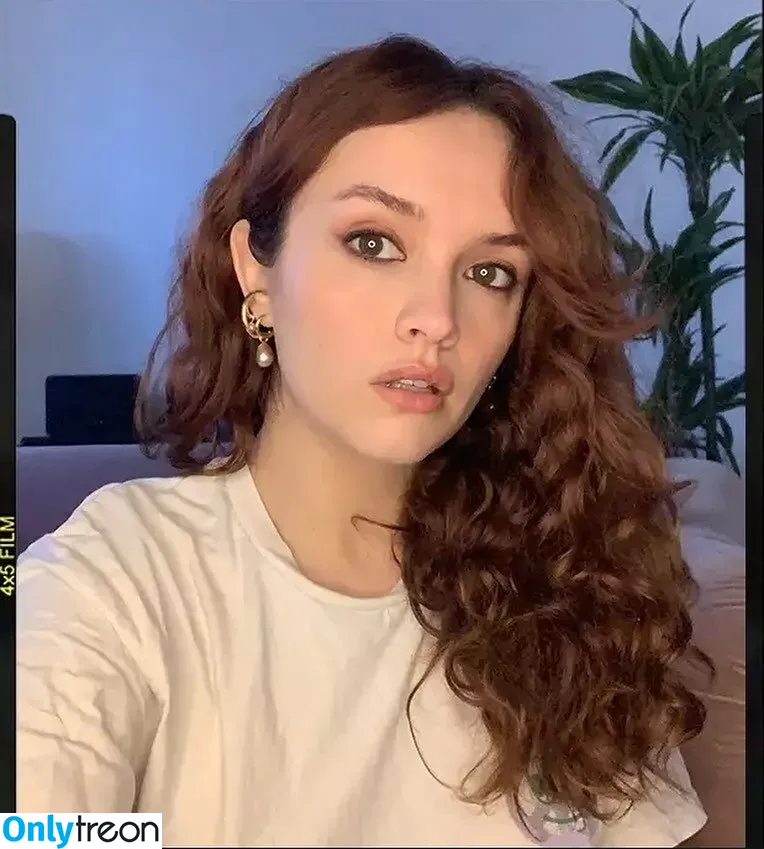 Olivia Cooke nude photo #0214 (livkatecooke)