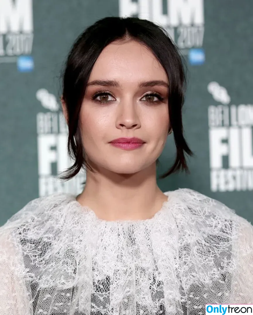 Olivia Cooke nude photo #0230 (livkatecooke)