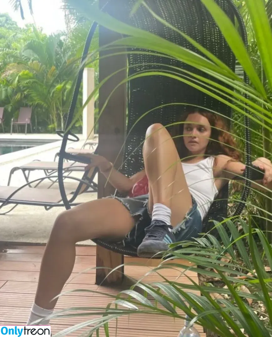 Olivia Cooke nude photo #0248 (livkatecooke)