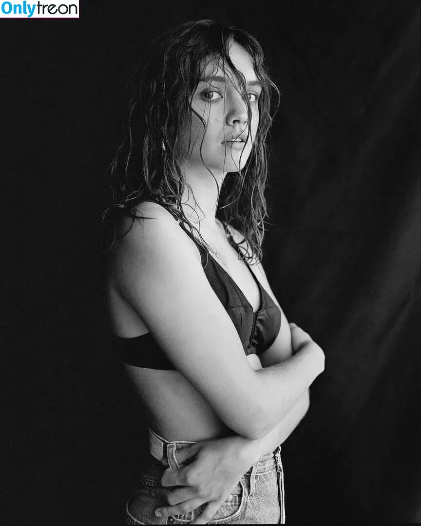 Olivia Cooke nude photo #0261 (livkatecooke)
