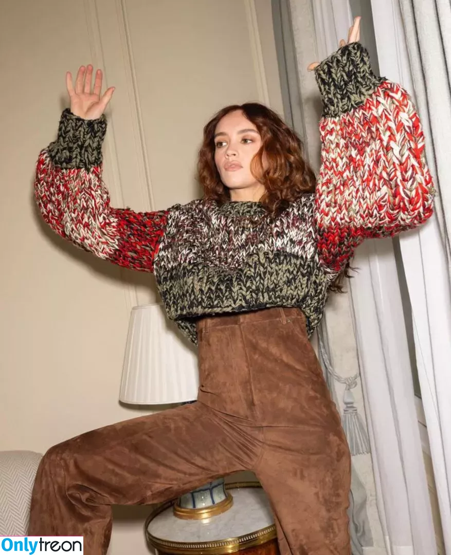 Olivia Cooke nude photo #0339 (livkatecooke)