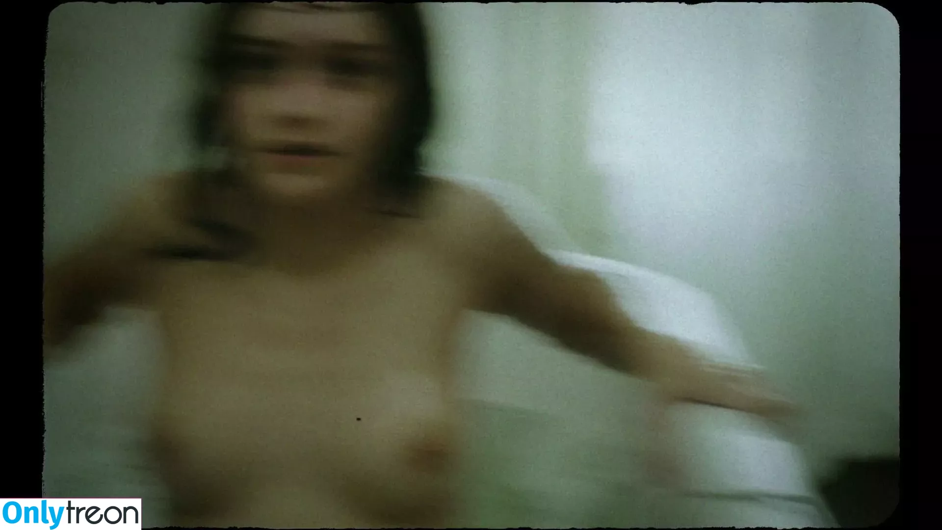 Olivia Cooke nude photo #0360 (livkatecooke)