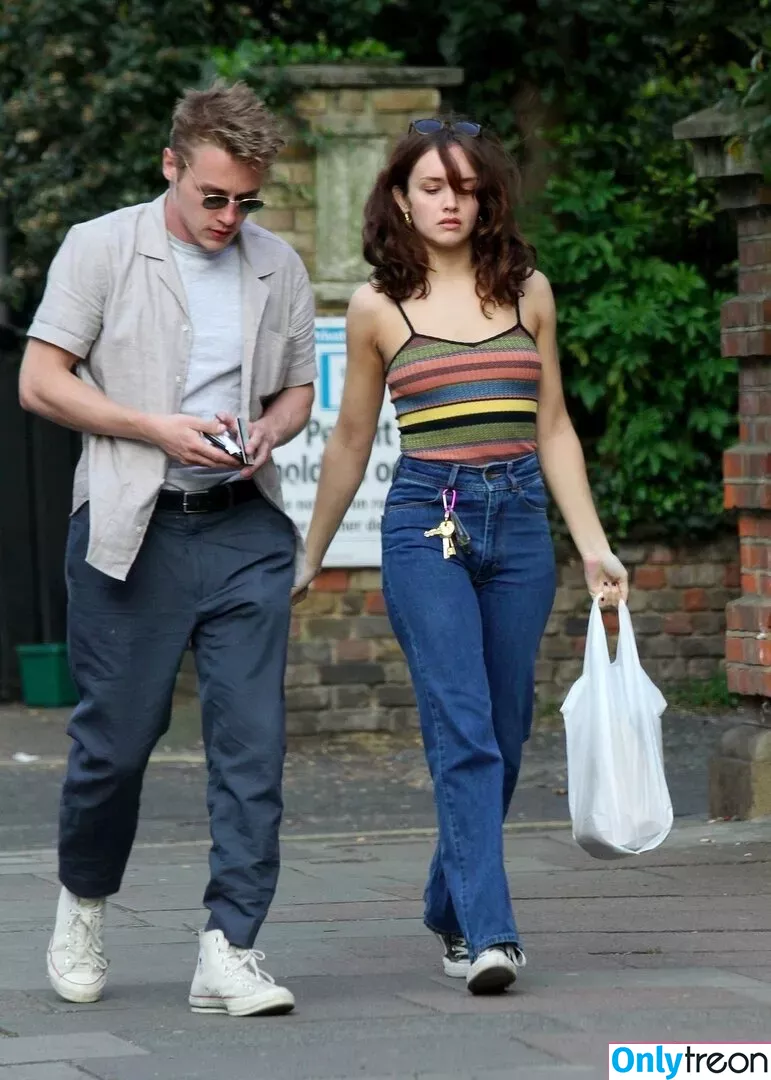 Olivia Cooke nude photo #0364 (livkatecooke)
