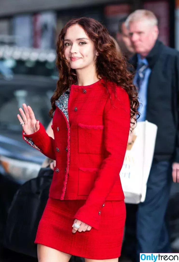 Olivia Cooke nude photo #0407 (livkatecooke)