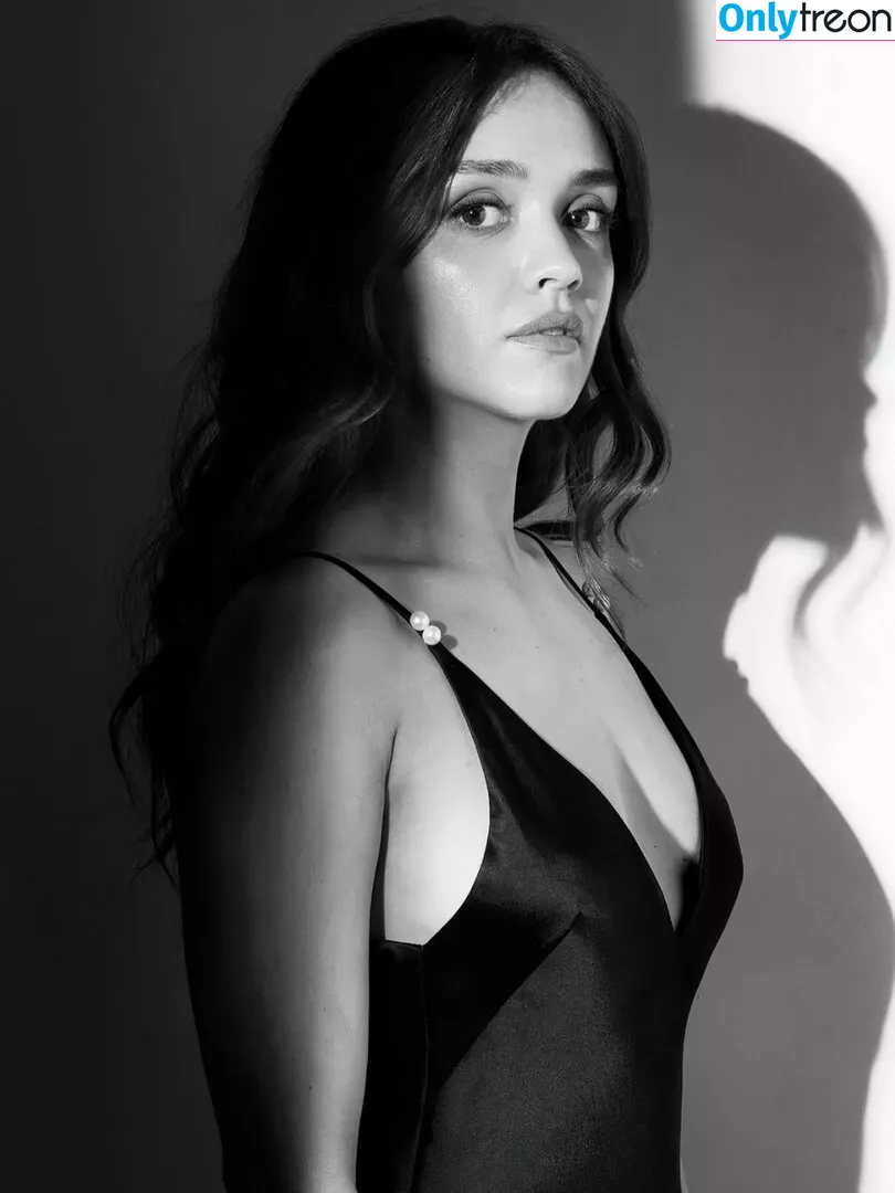 Olivia Cooke nude photo #0605 (livkatecooke)