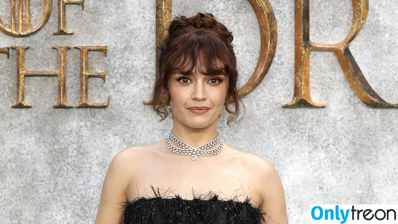 Olivia Cooke голая photo #0669 (livkatecooke)