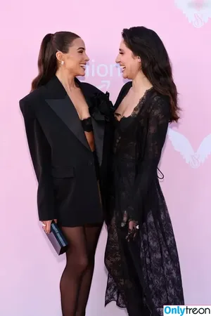 Olivia Culpo / oliviaculpo nude photo #1161