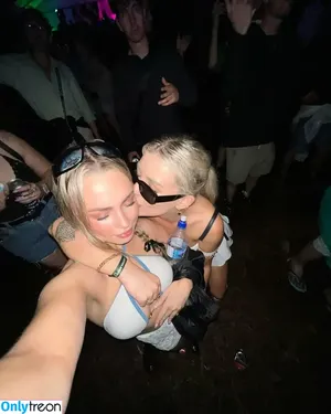 Olivia Hollands / oliviahollandss nude photo #0020