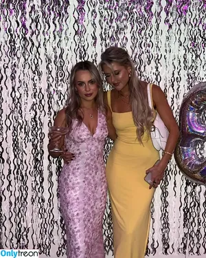 Olivia Hollands / oliviahollandss nude photo #0035