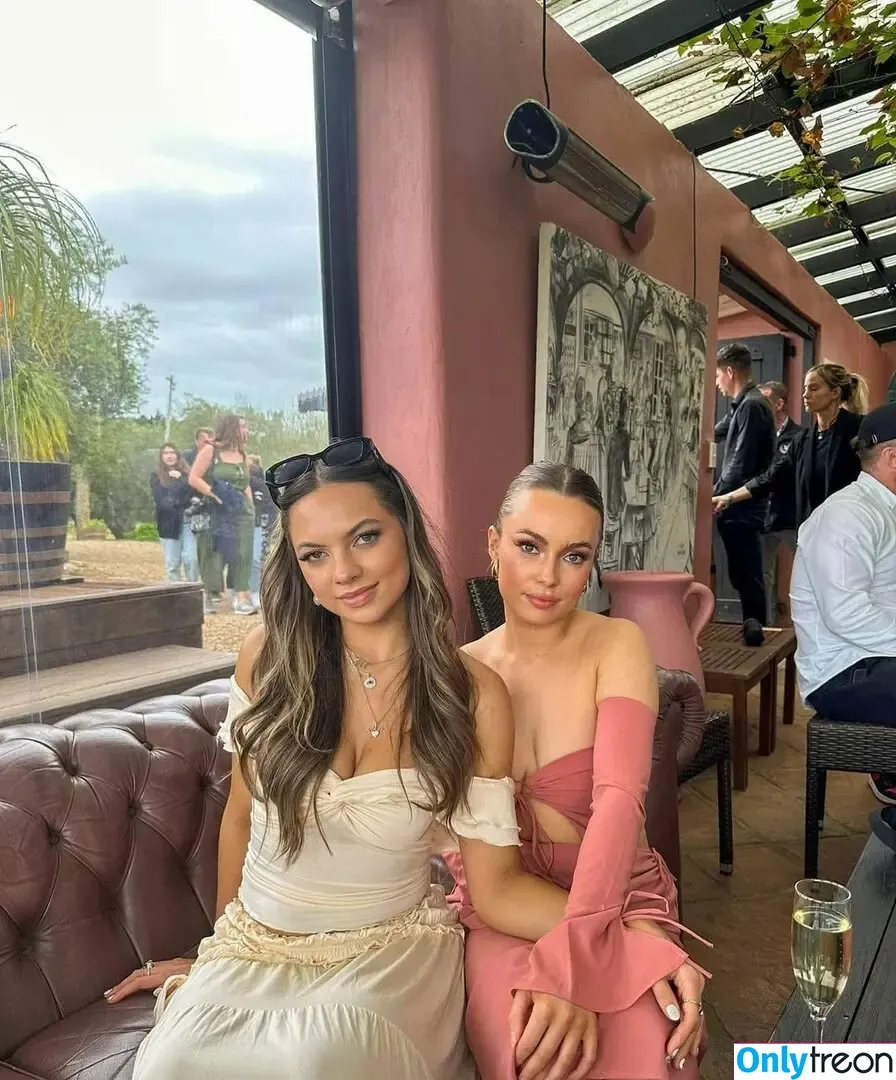 Olivia Hollands nude photo #0018 (oliviahollandss)