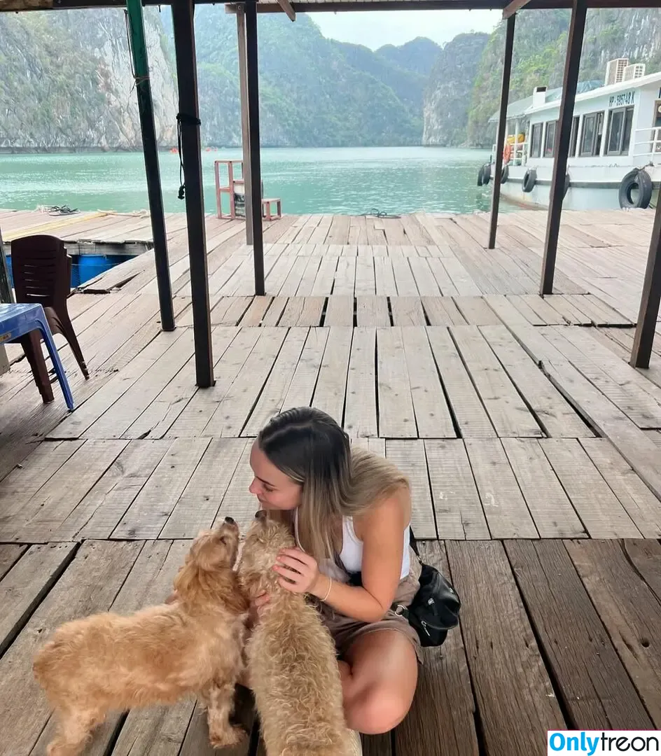 Olivia Hollands nude photo #0052 (oliviahollandss)