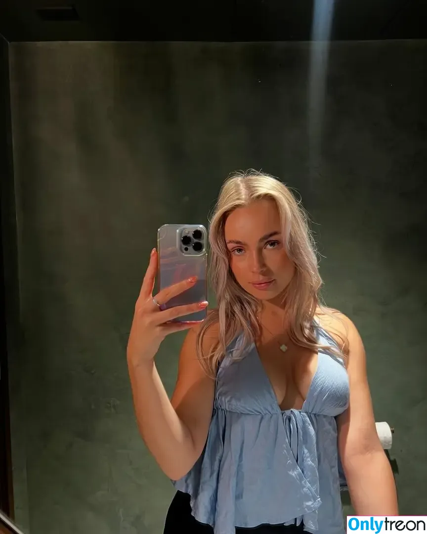 Olivia Hollands nude photo #0054 (oliviahollandss)