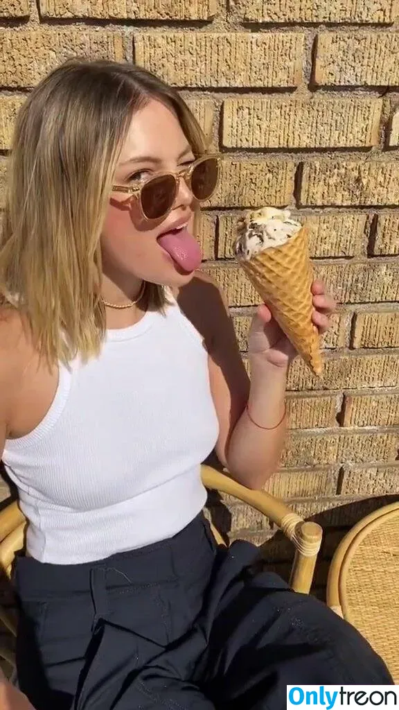 Olivia Holt голая photo #0049 (Non-Nude / Preview / olivia_holt)
