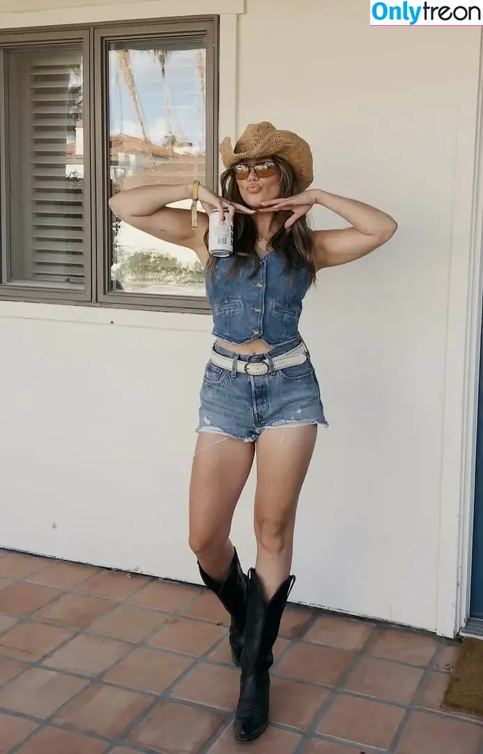 Olivia Holt nude photo #0578 (Non-Nude / Preview / olivia_holt)