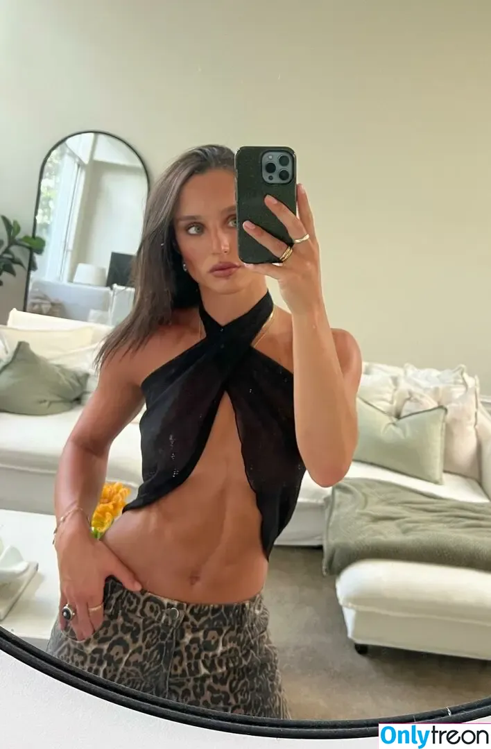 Olivia Kelly nude photo #0002 (livkelly__)