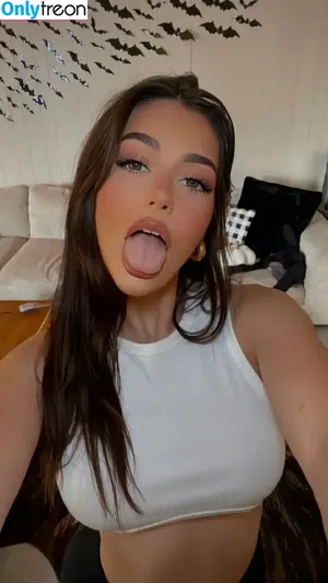 Olivia Mae / skygirlxo / theoliviamaexo / therealoliviamae nude photo #0237