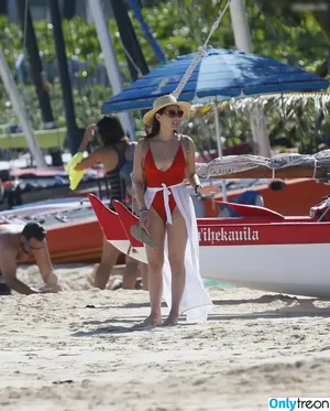 Olivia Munn / oliviamunn nude photo #1078