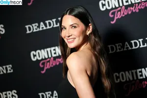 Olivia Munn / oliviamunn nude photo #1084