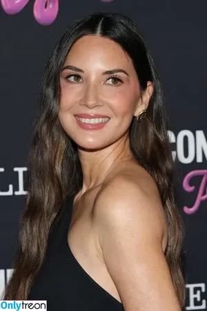 Olivia Munn / oliviamunn nude photo #1096