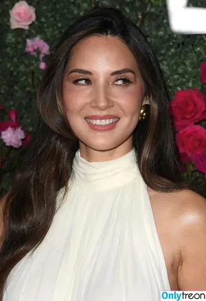 Olivia Munn / oliviamunn nude photo #1128