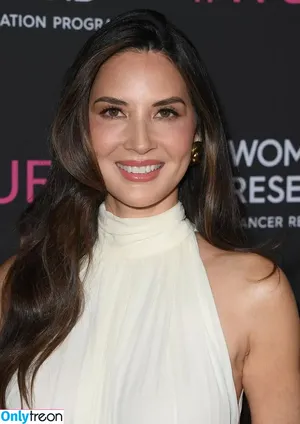 Olivia Munn / oliviamunn nude photo #1134