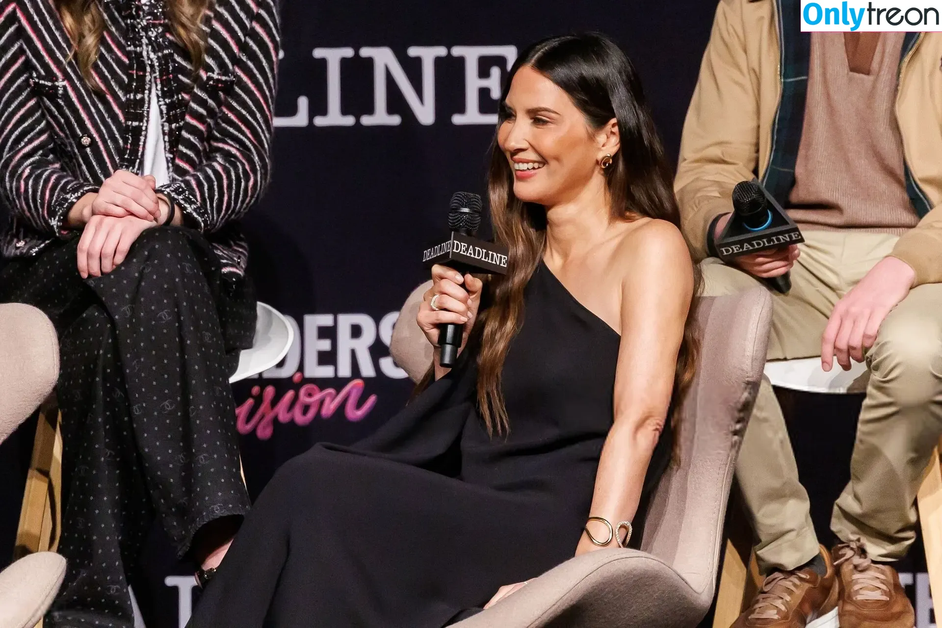Olivia Munn голая photo #1092 (oliviamunn)