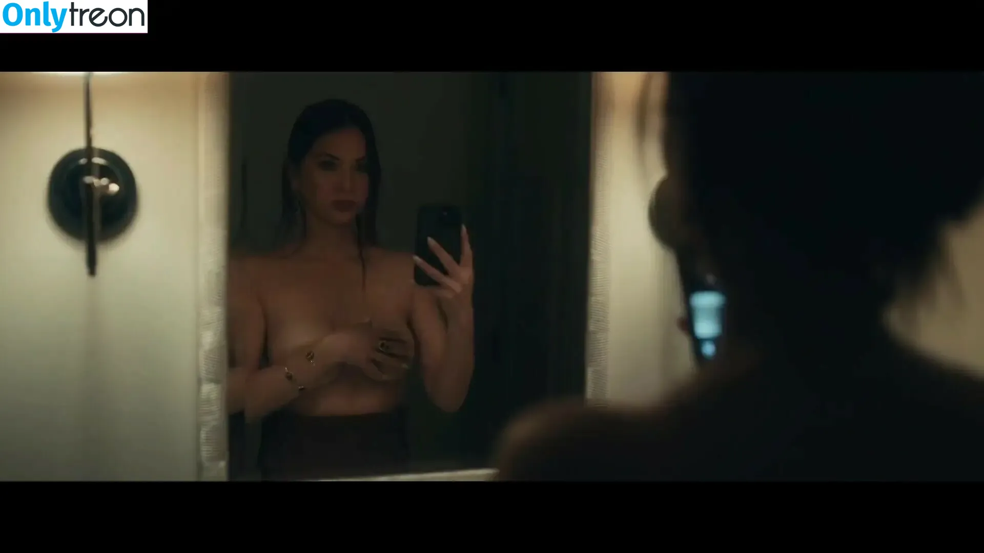 Olivia Munn nude photo #1123 (oliviamunn)