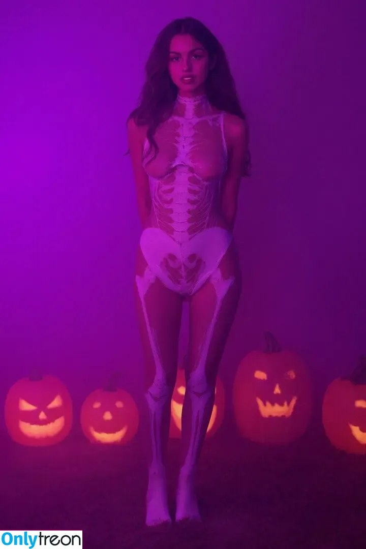 Olivia Rodrigo nude photo #3258 (oliviarodrigo)