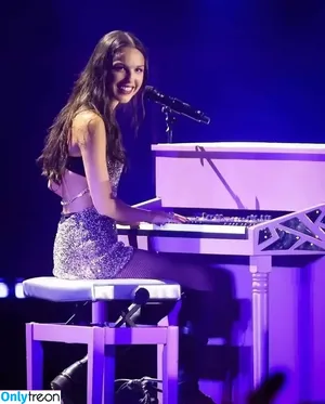 Olivia Rodrigo / oliviarodrigo фото голая #4059