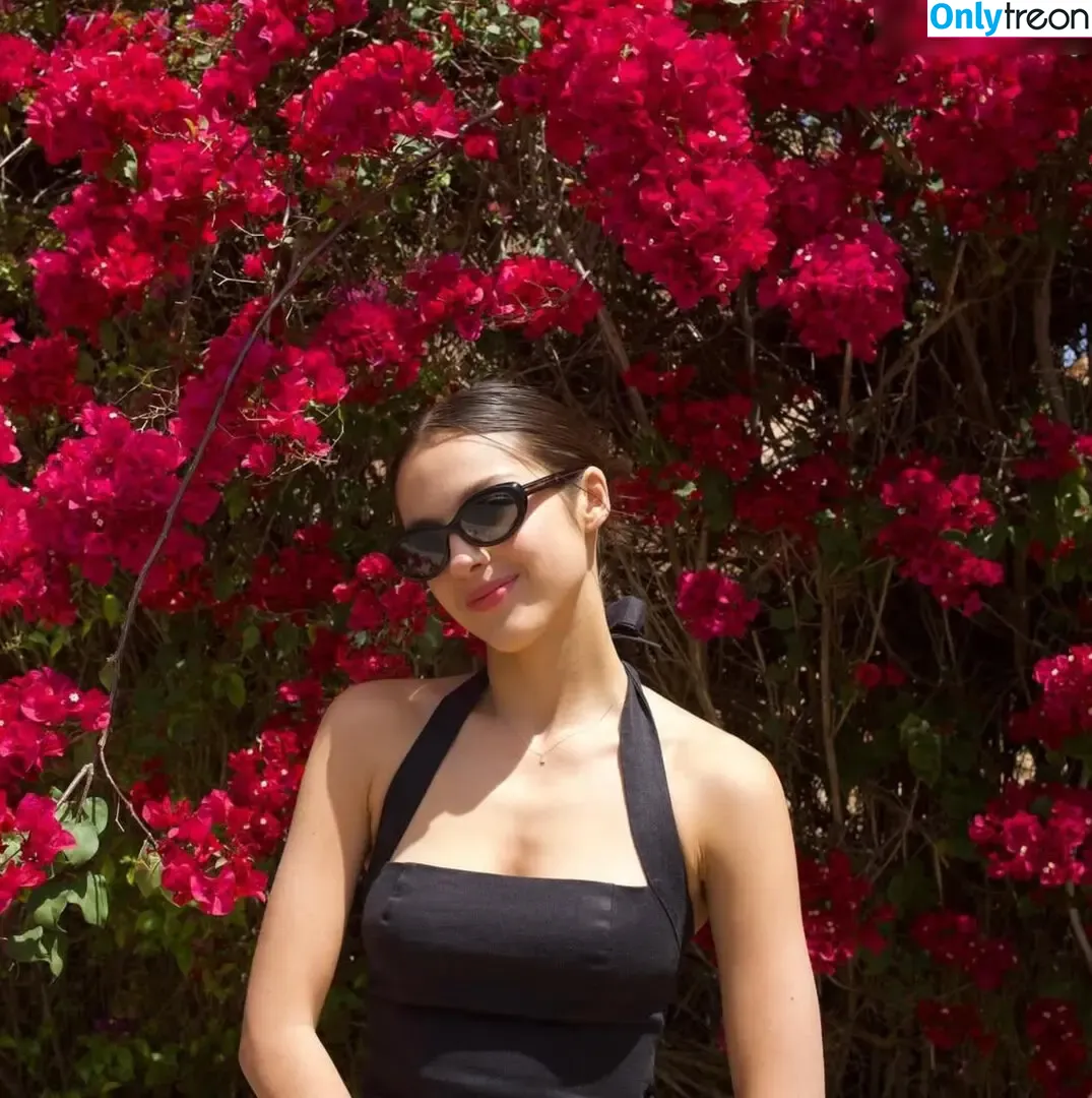Olivia Rodrigo nude photo #4188 (oliviarodrigo)