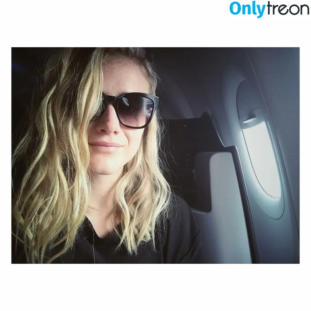 Olivia Taylor Dudley голая photo #0014 (oliviataylordudley)