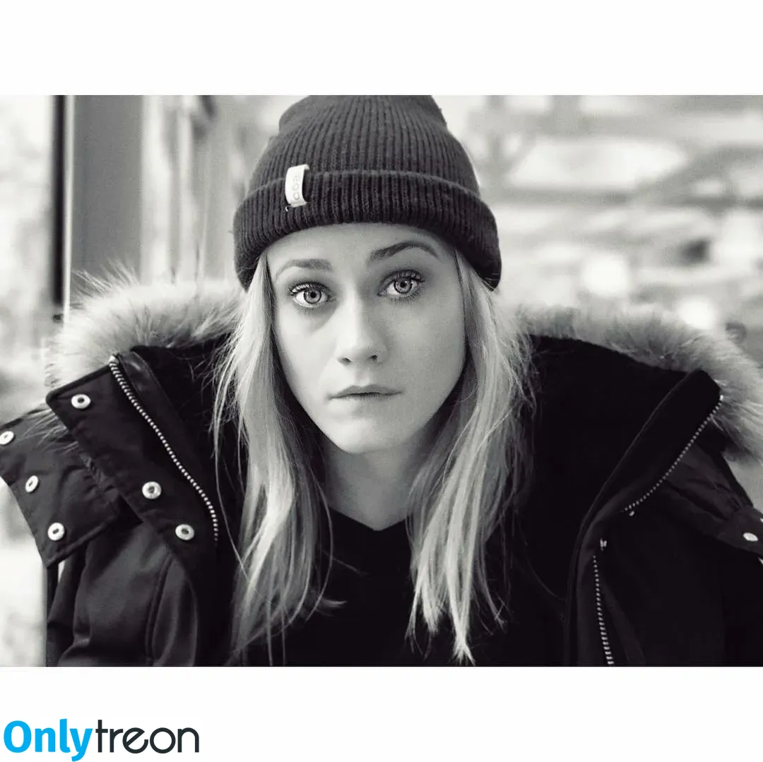 Olivia Taylor Dudley голая photo #0016 (oliviataylordudley)