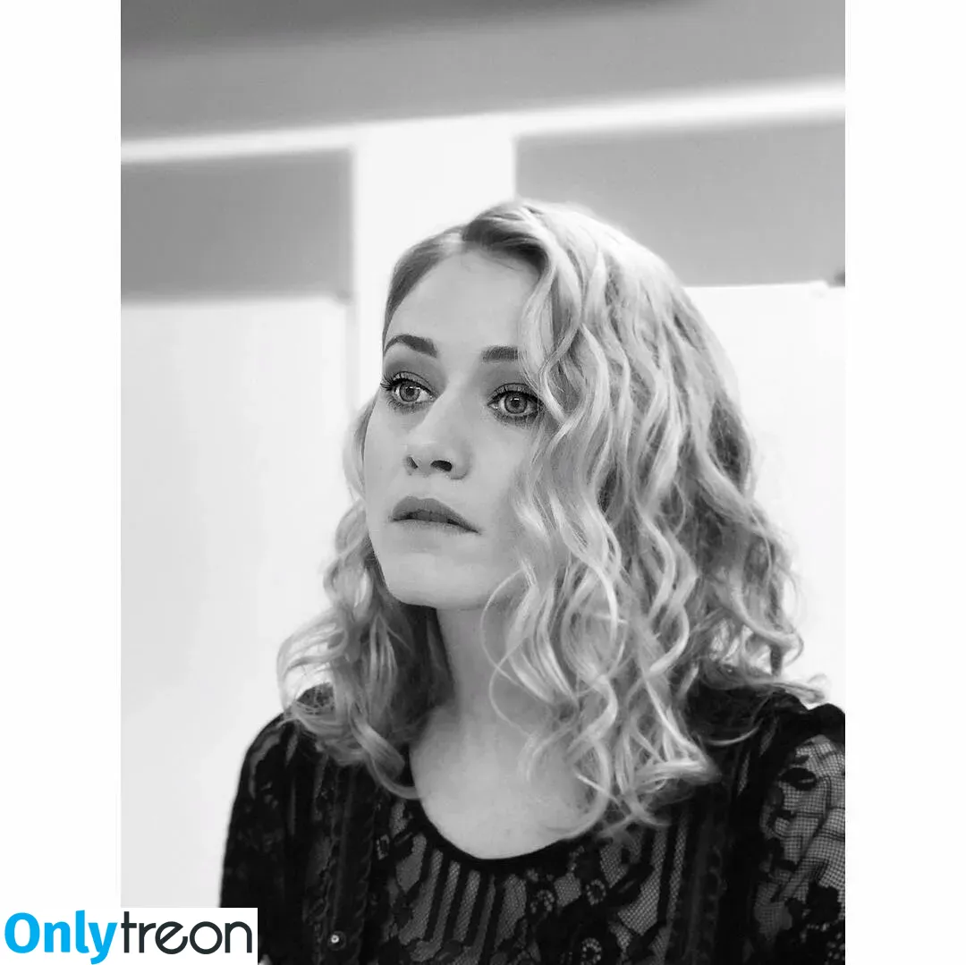 Olivia Taylor Dudley голая photo #0018 (oliviataylordudley)