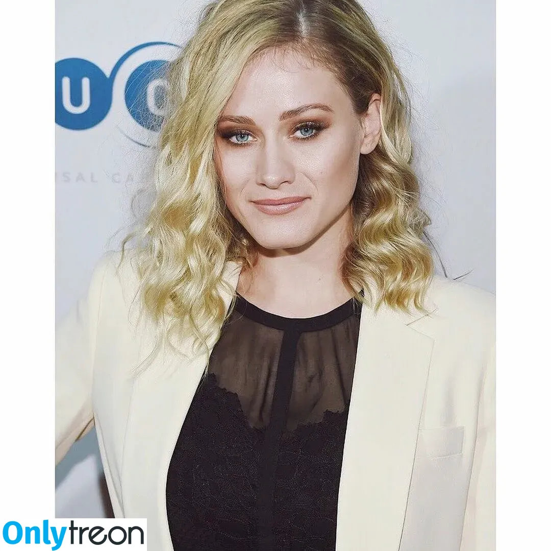 Olivia Taylor Dudley nude photo #0022 (oliviataylordudley)