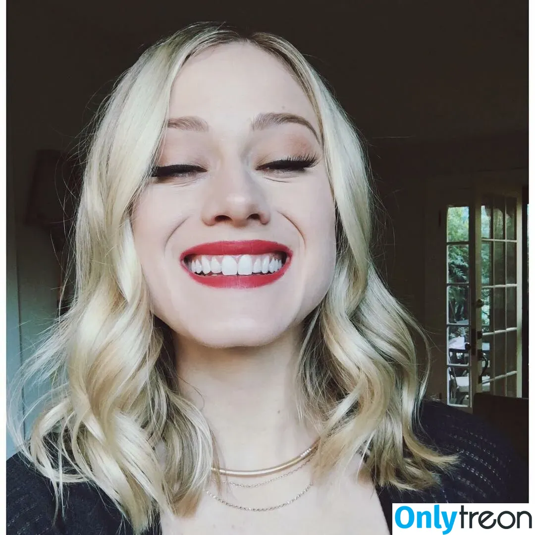 Olivia Taylor Dudley голая photo #0023 (oliviataylordudley)