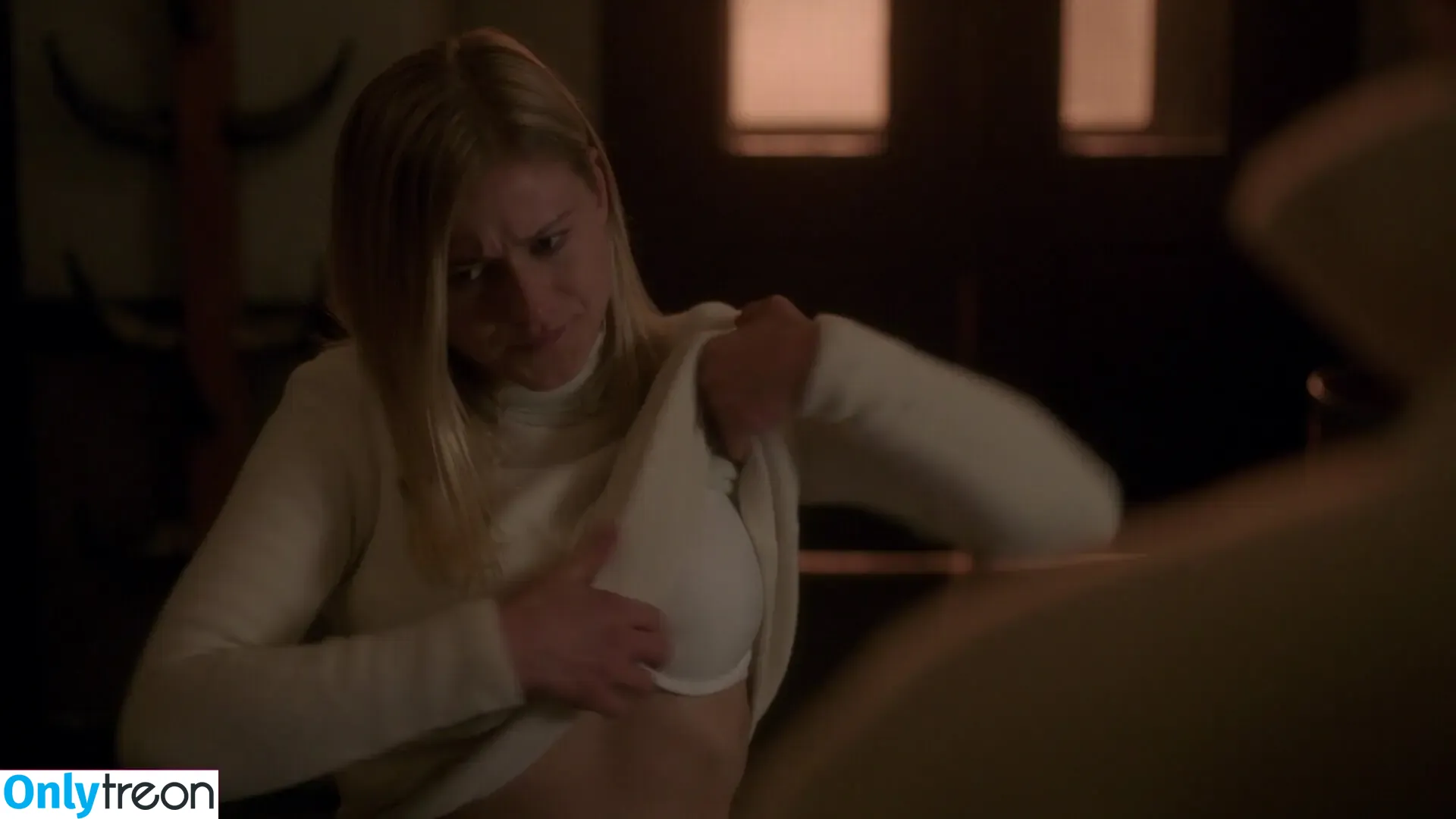 Olivia Taylor Dudley голая photo #0175 (oliviataylordudley)